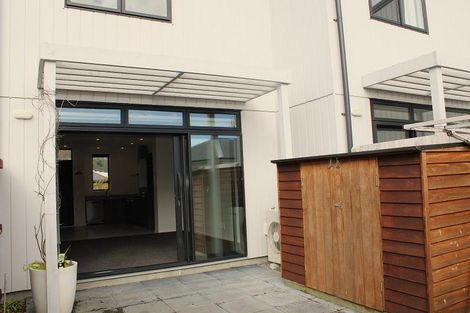 Photo of property in 16 Kauamo Close, Waiwhetu, Lower Hutt, 5010