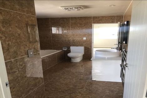 Photo of property in 21a Stamford Crescent, Flat Bush, Auckland, 2019