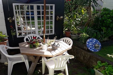 Photo of property in 6 Omata Road, Westown, New Plymouth, 4310