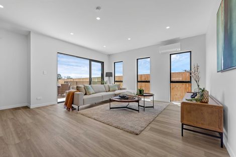 Photo of property in 27 Korowhiti Road, Clarks Beach, 2122