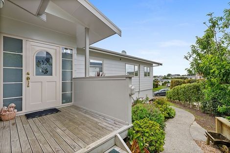 Photo of property in 14 Tamatea Drive, Snells Beach, 0920