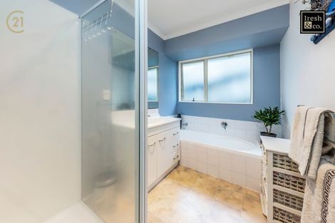 Photo of property in 22a Lizzie Lane, Clover Park, Auckland, 2019