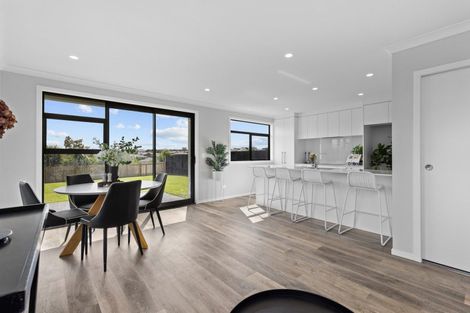 Photo of property in 20 Halo Green, Peacocke, 3206