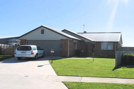 Photo of property in 14 Westminster Place, Rototuna North, Hamilton, 3210