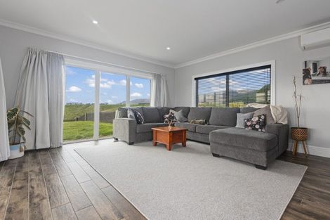 Photo of property in 52 Highland View Drive, Tokomaru, Palmerston North, 4474