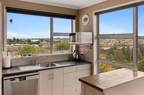 Photo of property in 27 Wairere Road, Bastia Hill, Whanganui, 4500