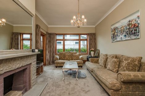 Photo of property in 28 Whites Line West, Woburn, Lower Hutt, 5010