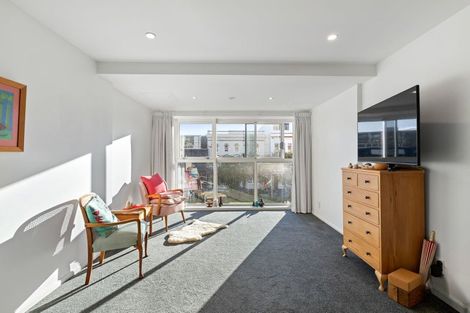 Photo of property in 3c/5 Kent Terrace, Mount Victoria, Wellington, 6011