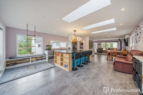 Photo of property in 57 Poto Road, Normandale, Lower Hutt, 5010