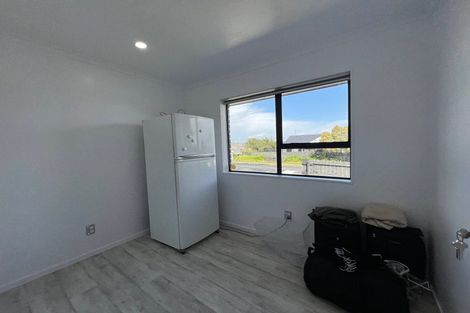 Photo of property in 1/131 Botany Road, Botany Downs, Auckland, 2010