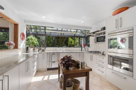 Photo of property in 12 Kaihu Street, Northcote, Auckland, 0627