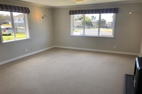 Photo of property in 63 Wallath Road, Westown, New Plymouth, 4310
