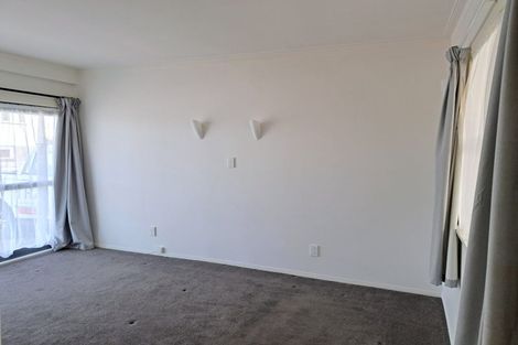 Photo of property in 87 Tiroroa Avenue, Te Atatu South, Auckland, 0610