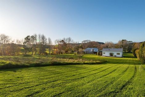 Photo of property in 1073 Kahikatea Flat Road, Waitoki, Kaukapakapa, 0871