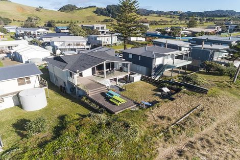 Photo of property in 28 Hall Road, Pataua North, Whangarei, 0175