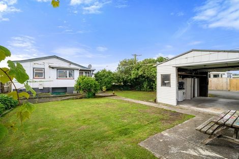 Photo of property in 181 Bowhill Road, New Brighton, Christchurch, 8083
