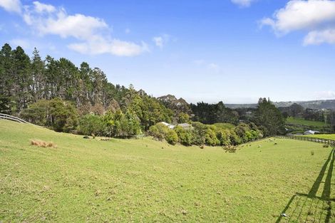 Photo of property in 400 Paremoremo Road, Paremoremo, Auckland, 0632