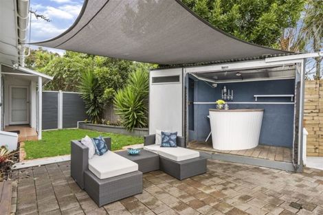 Photo of property in 1/32 Manuka Road, Glenfield, Auckland, 0629