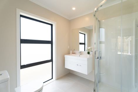 Photo of property in 62 Farnworth Terrace, Glenside, Wellington, 6037