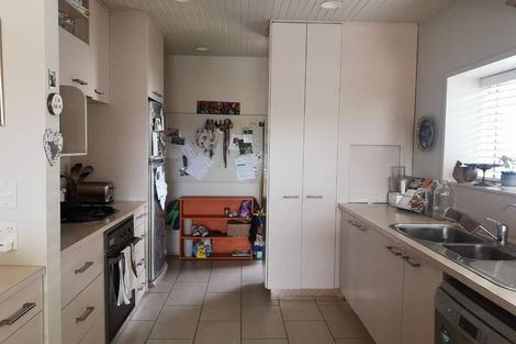 Photo of property in 16 Apihai Street, Orakei, Auckland, 1071