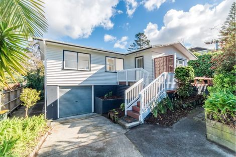 Photo of property in 70 Blakeborough Drive, Forrest Hill, Auckland, 0620