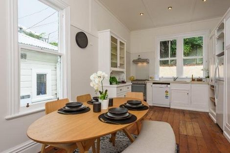 Photo of property in 57 Central Terrace, Kelburn, Wellington, 6012