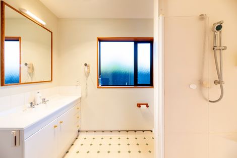 Photo of property in 22 Berkshire Drive, Avonhead, Christchurch, 8042