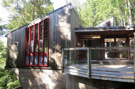 Photo of property in 52 Park Hill Road, Birkenhead, Auckland, 0626