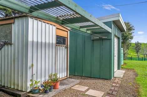 Photo of property in 5 Mcleod Road, South Head, Helensville, 0874