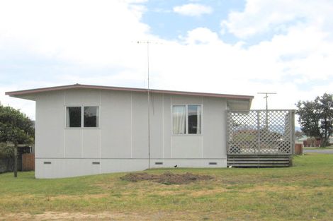 Photo of property in 130 Tamaki Road, Whangamata, 3620