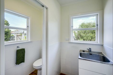 Photo of property in 40 James Foley Avenue, Pirimai, Napier, 4112