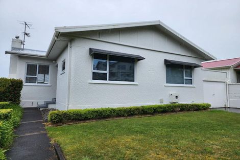 Photo of property in 81 Mangorei Road, Strandon, New Plymouth, 4312