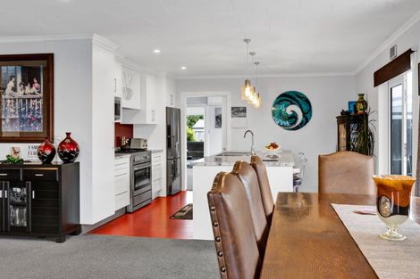 Photo of property in 30 Kahikatea Street, Inglewood, 4330