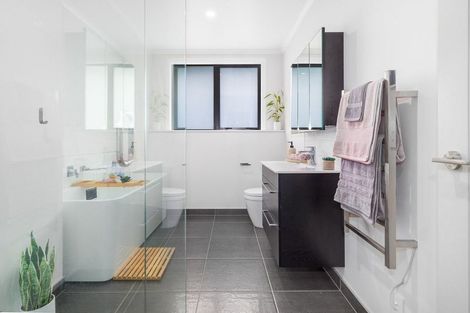 Photo of property in 22 Queen Charlotte Drive, Aotea, Porirua, 5024