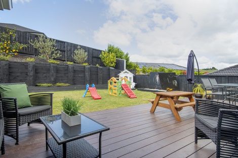 Photo of property in 17 Ballintoy Park Drive, Welcome Bay, Tauranga, 3175