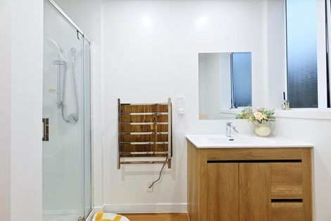 Photo of property in 37 Roberts Road, Te Atatu South, Auckland, 0610