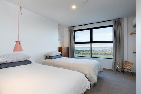 Photo of property in 212 Marine Parade, Mount Maunganui, 3116