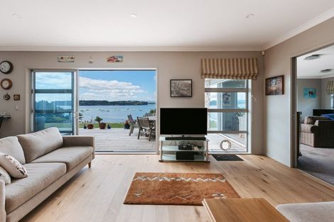 Photo of property in 109 Harbour View Road, Omokoroa, 3114