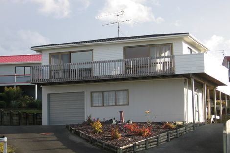 Photo of property in 19 Hinemoa Place, Snells Beach, 0920