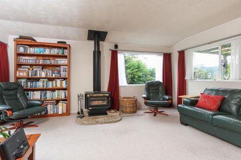 Photo of property in 628 Huia Road, Parau, Auckland, 0604