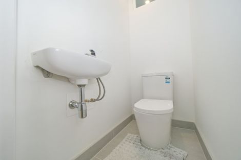 Photo of property in 1/456 Glenfield Road, Glenfield, Auckland, 0629