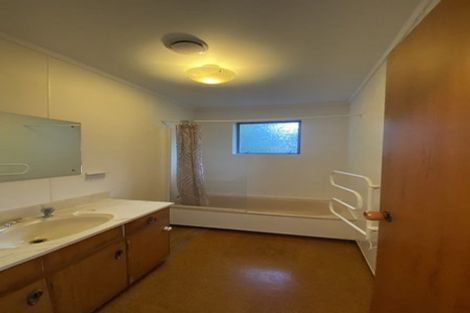 Photo of property in 74 Weatherly Road, Torbay, Auckland, 0630