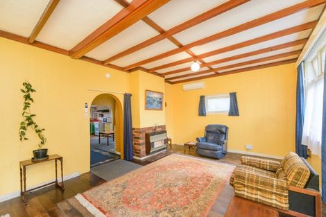 Photo of property in 42 Shamrock Street, Takaro, Palmerston North, 4412