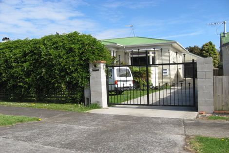 Photo of property in 73 Hastie Avenue, Mangere Bridge, Auckland, 2022
