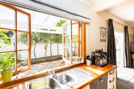 Photo of property in 32 Bowenvale Avenue, Cashmere, Christchurch, 8022