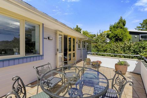 Photo of property in 16 Fendalton Crescent, Pinehaven, Upper Hutt, 5019