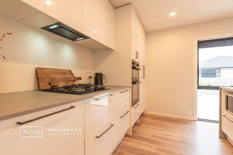 Photo of property in 2 Nikau Lane, Timberlea, Upper Hutt, 5018