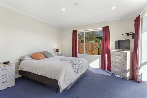 Photo of property in 4 Harrod Place, Rangiora, 7400