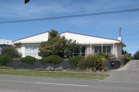 Photo of property in 383 Marine Parade, South New Brighton, Christchurch, 8062