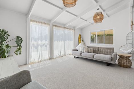 Photo of property in 46 Donnelly Street, Oakura, 4314